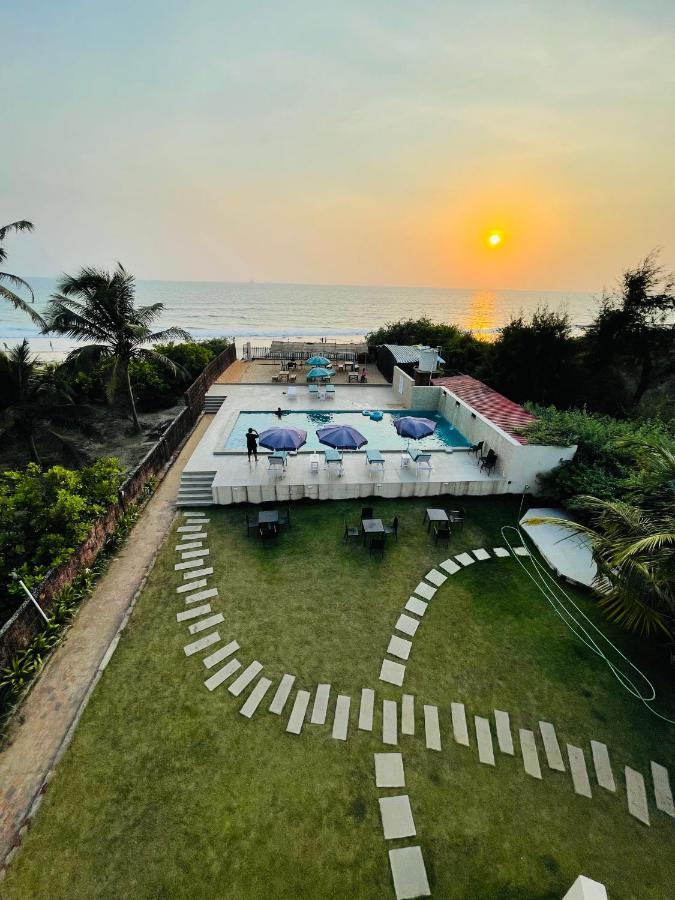 Hotel Kay'S By The Sea Ajgaon Exterior foto